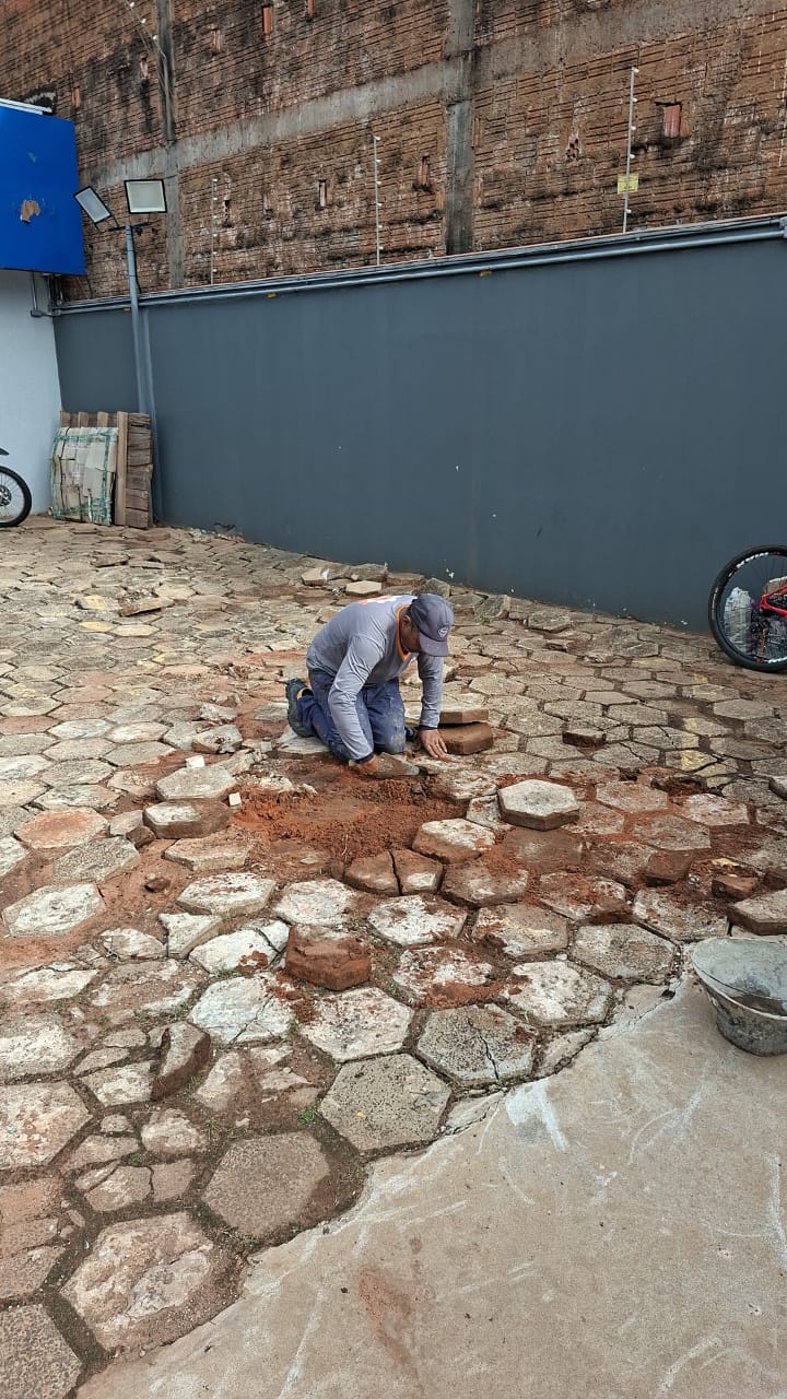 Assentamento de Piso Hexagonal
